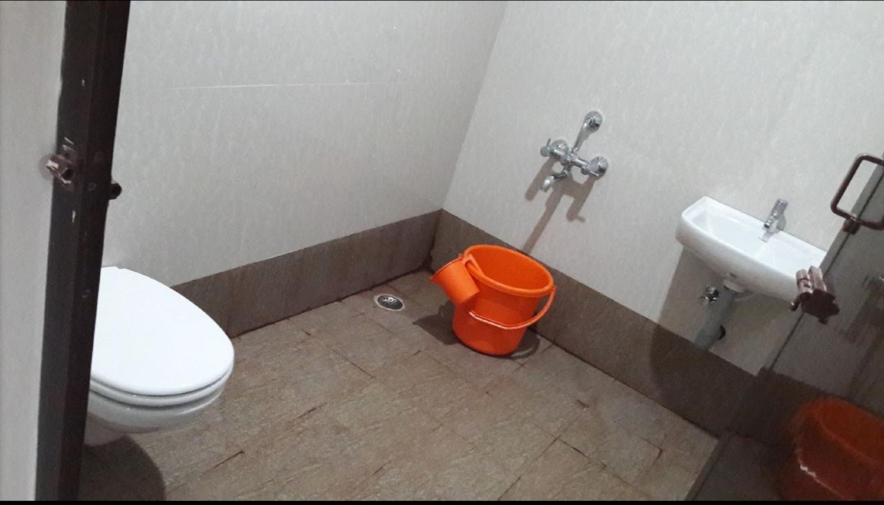 Hotel Gowri Sankar Ambāsamudram Extérieur photo